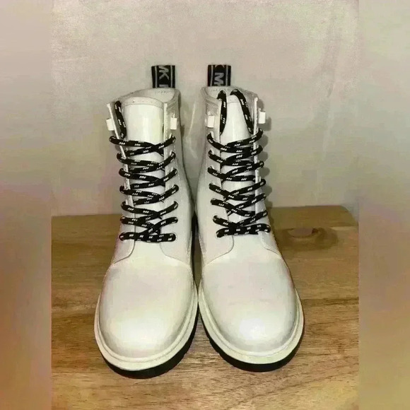 Michael Kors  Black & White Tavie Logo‎ Tape Combat Rain Boots Womens Size 9 - Picture 7 of 8